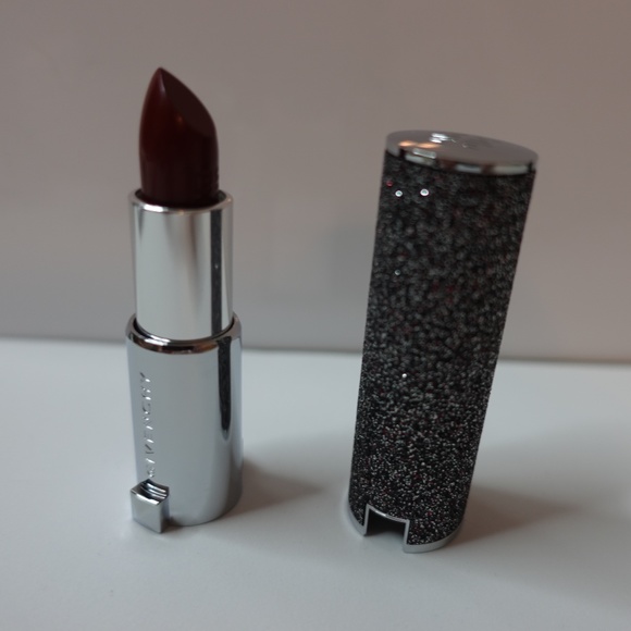 GIVENCHY Luminous Matte Lipstick in 500 Enigmatic Red *LE* - Picture 6 of 10
